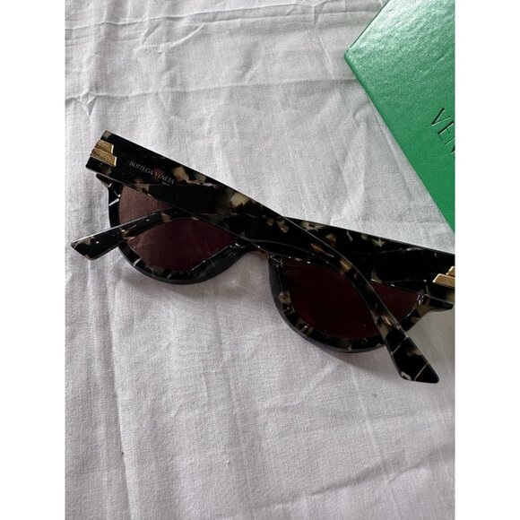 Bottega Veneta Bold Ribbon Cat Eye Sunglasses in Havana & Brown $510 main image 7